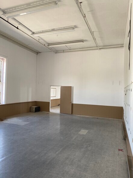 More Photos Of 3 N 2nd Ave, Norwich Storefront Retail Office For Lease