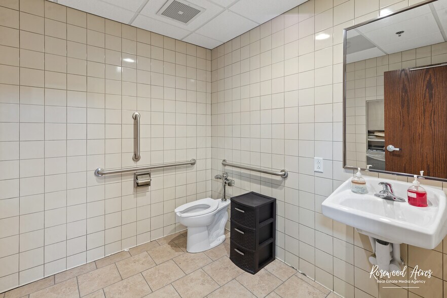 More Photos Of 233 Mooney Dr, Bourbonnais Specialty For Sale