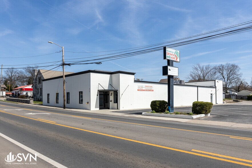 More Photos Of 514 N Main St, Nicholasville Freestanding For Lease