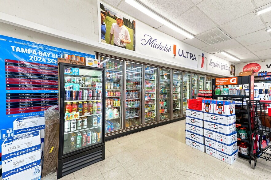 More Photos Of 2590 Recker Hwy, Winter Haven Service Station For Sale
