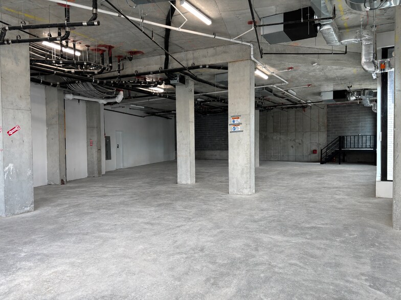 More Photos Of 210 Greenpoint Ave, Brooklyn Apartments For Lease