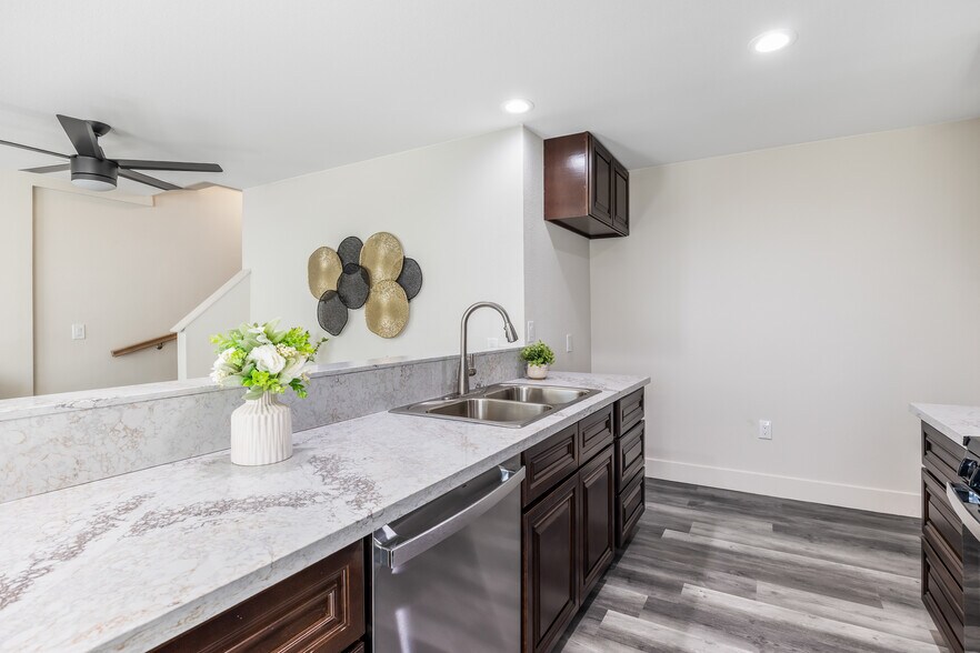 More Photos Of 2409 Cava Ct, Sacramento Apartments For Sale