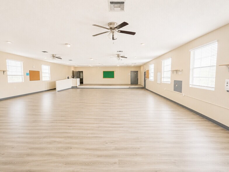 More Photos Of 1930 NE Waldo Rd, Gainesville Daycare Center For Lease