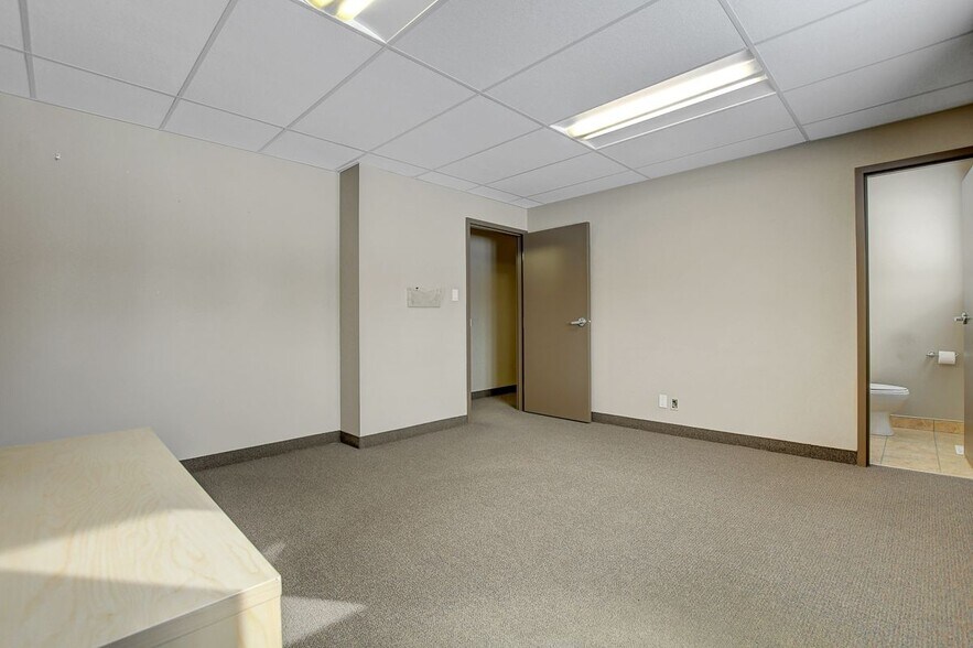 More Photos Of 2991 Carp Rd, Ottawa Office For Lease