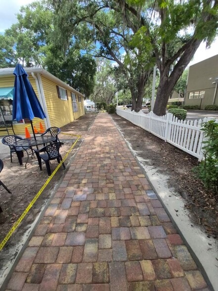 More Photos Of 3407 Lithia Pinecrest Rd, Valrico Storefront Retail Office For Sale