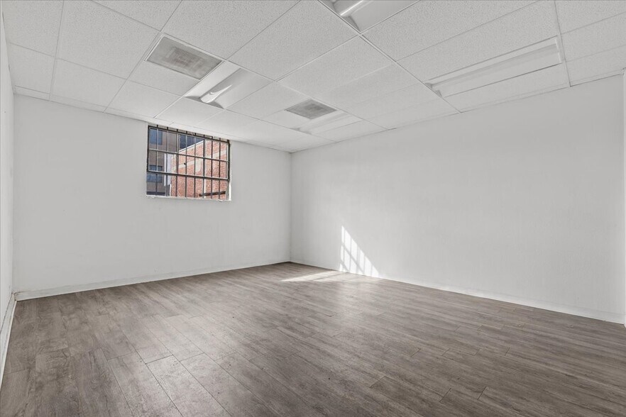 More Photos Of 213-219 S La Brea Ave, Inglewood Storefront For Lease