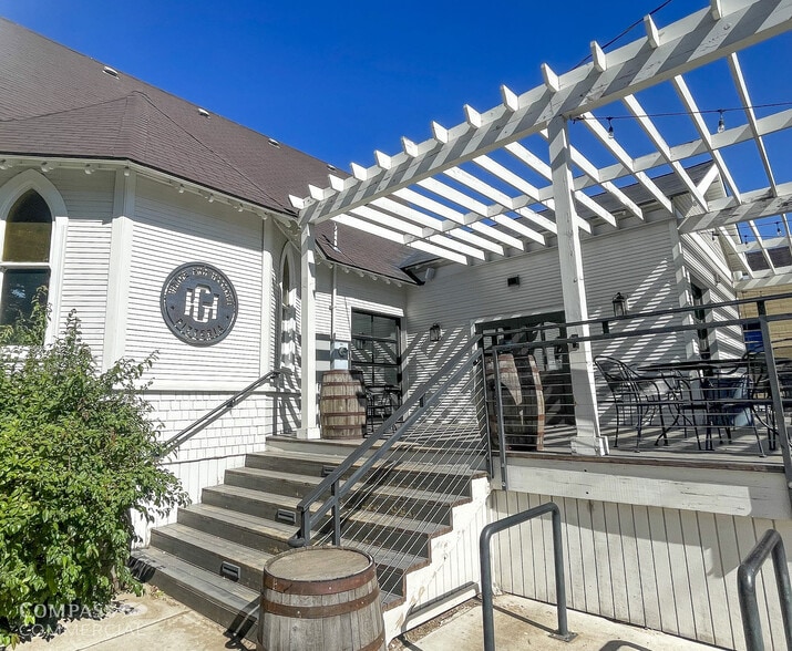 More Photos Of 641 SW Cascade Ave, Redmond Restaurant For Sale