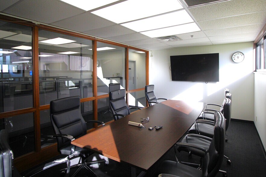 More Photos Of 2051 Riverfork Dr, Huntington Manufacturing For Lease