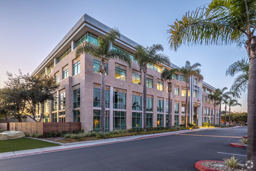 More Photos Of 10945 Vista Sorrento Pky, San Diego Unknown For Lease