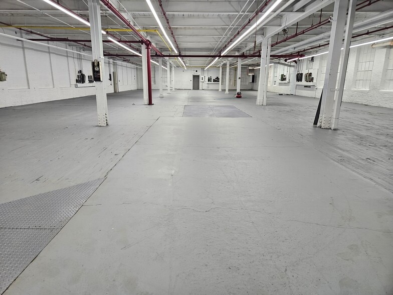 More Photos Of 555 Warren St, Phillipsburg Warehouse For Sale
