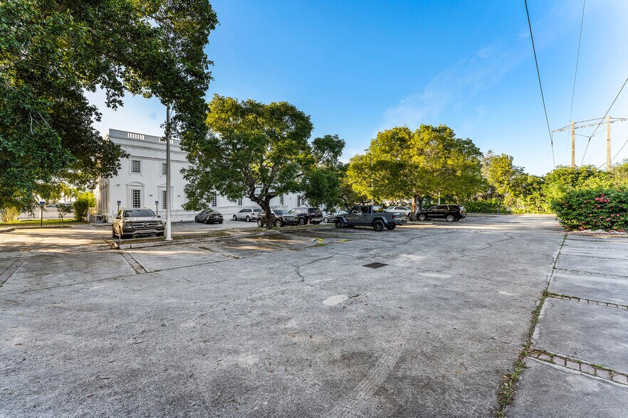 More Photos Of 15165 NW 77th Ave, Miami Lakes Medical For Lease