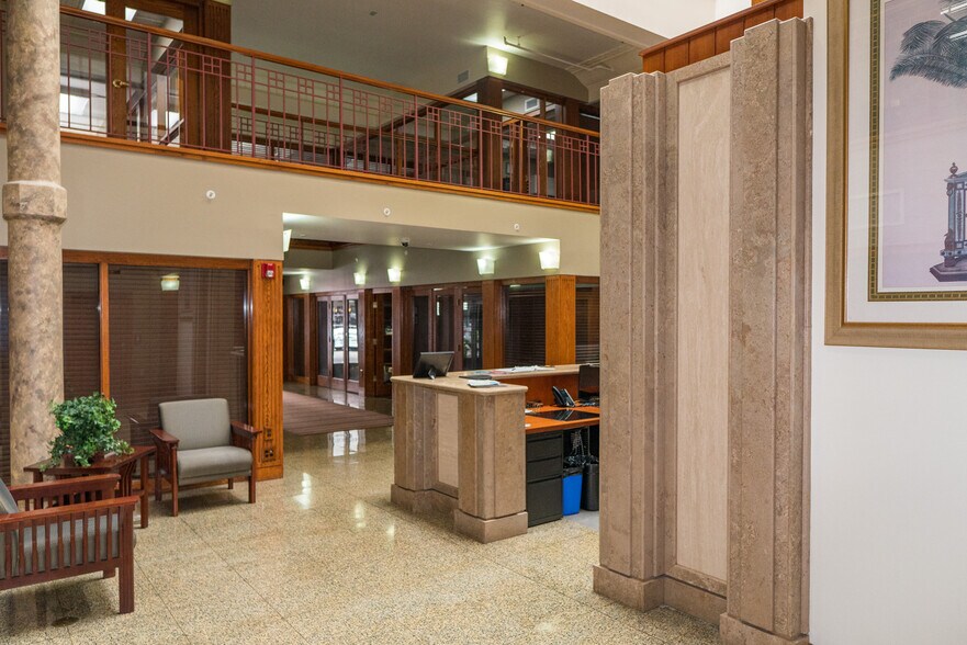 More Photos Of 1440 Main St, Sarasota Office For Lease