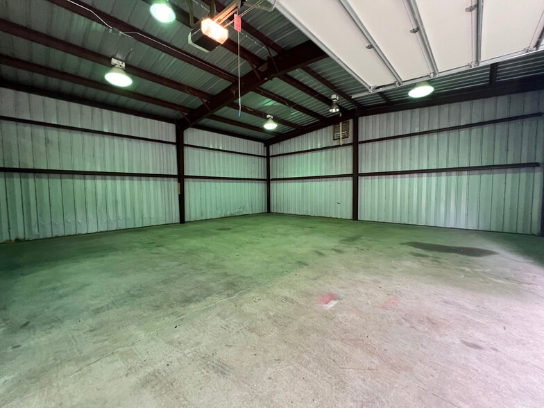 More Photos Of 3900 Miriam Dr, Charlotte Unknown For Lease