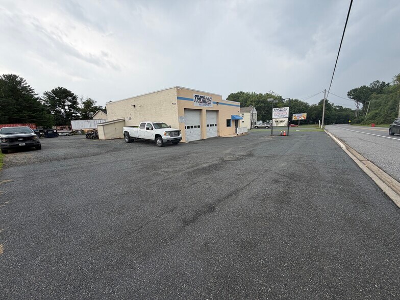 More Photos Of 3326 Forge Hill Rd, Street General Retail For Sale