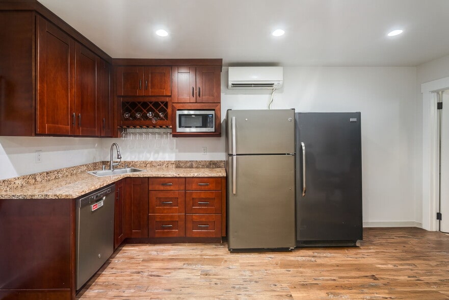 More Photos Of 899 Dowdell Ln, Saint Helena Warehouse For Sale