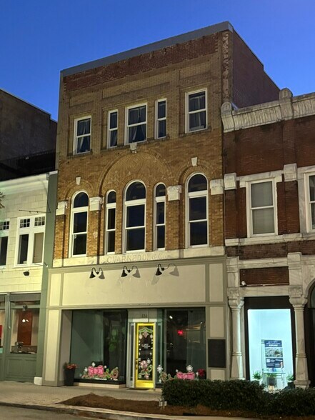 More Photos Of 134 N Patterson St, Valdosta Storefront Retail Office For Sale