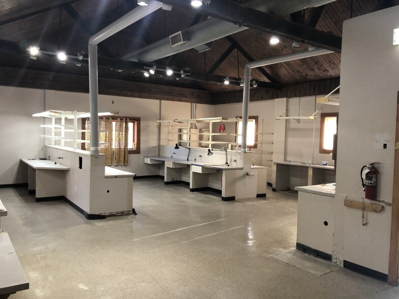 More Photos Of 7947 Southeastern Ave, Indianapolis Loft Creative Space For Sale