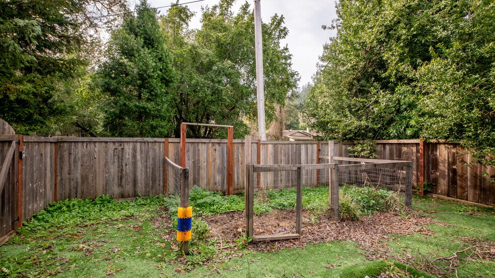 More Photos Of 567 San Geronimo Valley Dr, San Geronimo Apartments For Sale