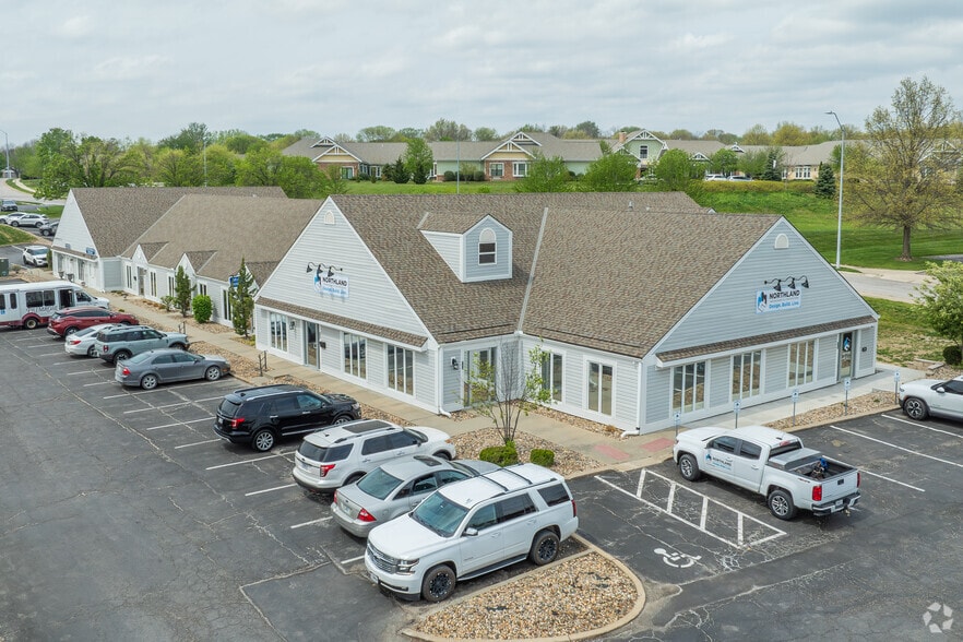 Primary Photo Of 5703-5713 NW 64th Ter, Kansas City Medical For Sale