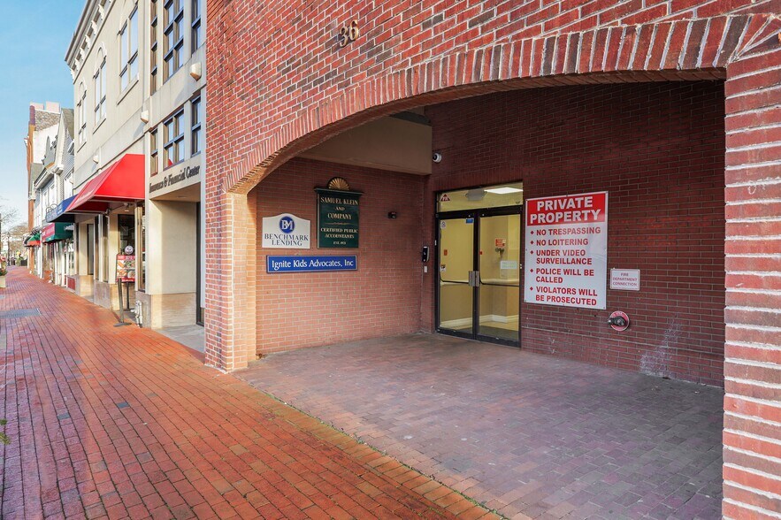 More Photos Of 36 W Main St, Freehold Medical For Lease