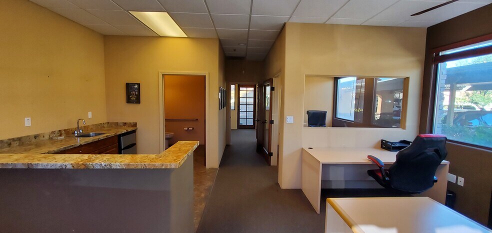 More Photos Of 71780 San Jacinto Dr, Rancho Mirage Medical For Lease