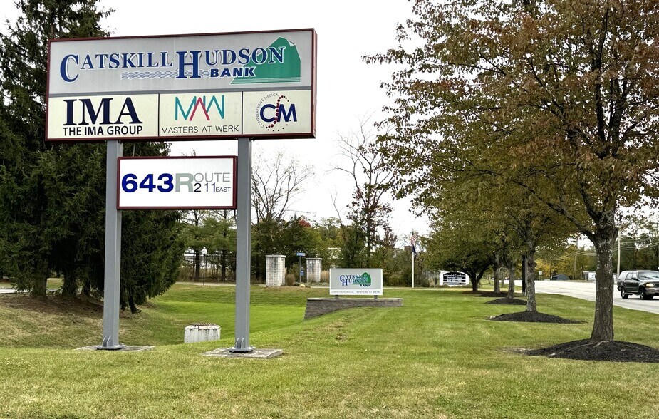 More Photos Of 643 Route 211E, Middletown Storefront Retail Office For Lease