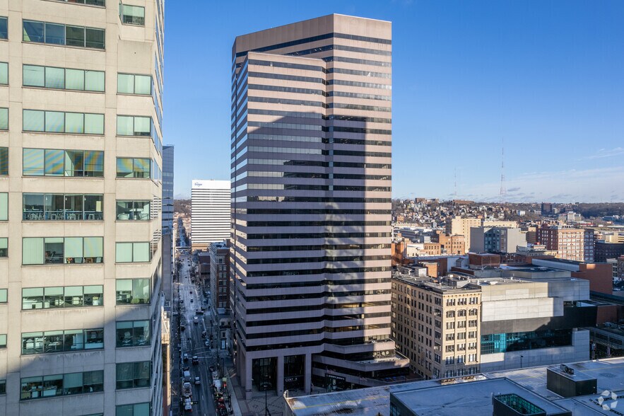 More Photos Of 600 Vine St, Cincinnati Office For Lease
