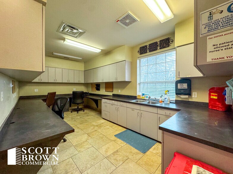 More Photos Of 3303 Colorado Blvd, Denton Medical For Lease