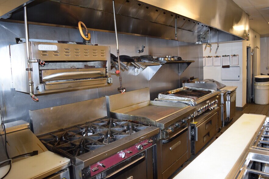 More Photos Of 5151 Montero Way, Petaluma Restaurant For Sale