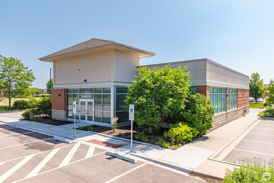 Primary Photo Of 140 Hansen Blvd, North Aurora Medical For Lease