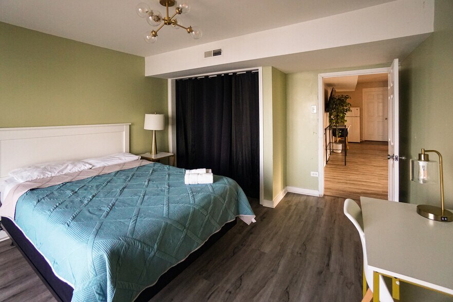 More Photos Of 115 Nippersink Blvd, Fox Lake Hospitality For Sale