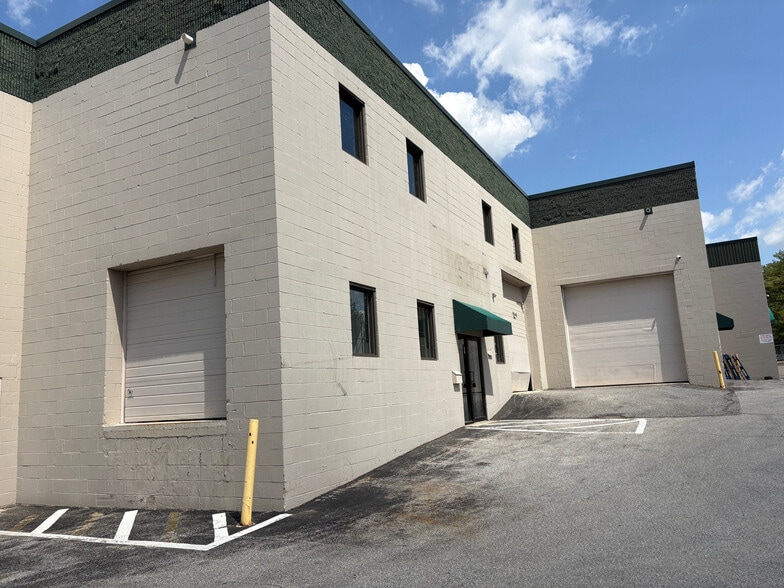More Photos Of 9570 Berger Rd, Columbia Flex For Lease