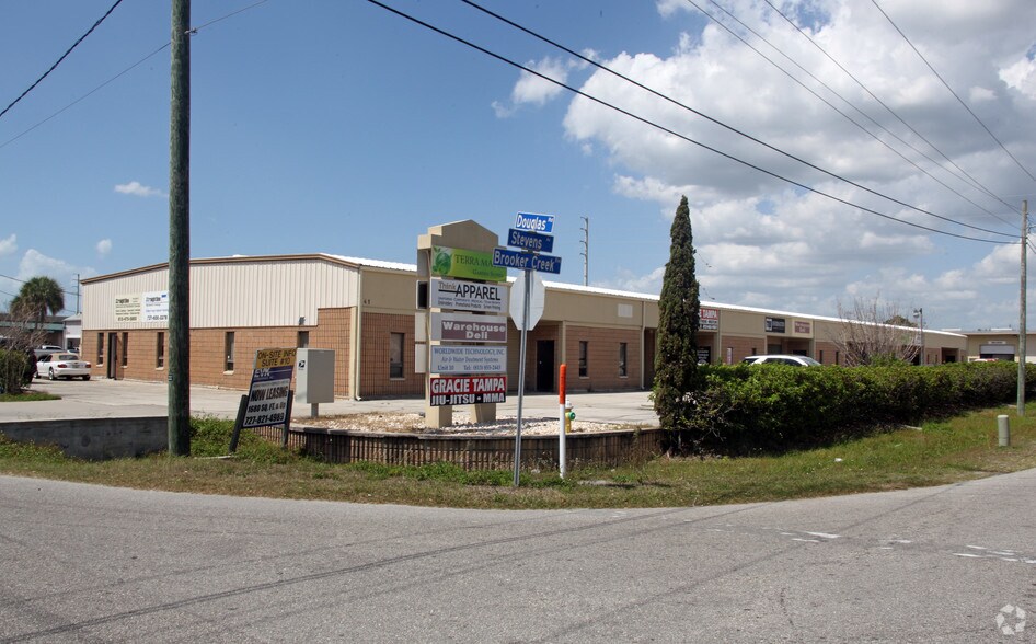 More Photos Of 141 Stevens Ave, Oldsmar Warehouse For Lease