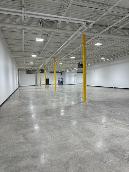 More Photos Of 4650 Springboro Pike, Dayton Warehouse For Lease