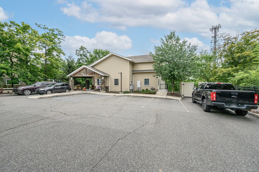 More Photos Of 612 Mount Pleasant Ave, West Orange Veterinarian Kennel For Sale