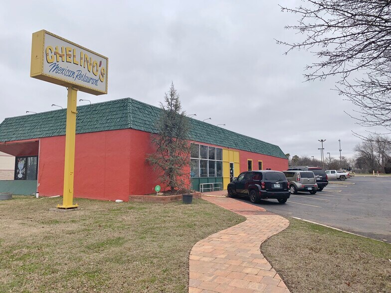 Primary Photo Of 1331 Alameda St, Norman Restaurant For Lease