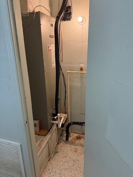 More Photos Of 3111 26th St W, Bradenton Flex For Sale