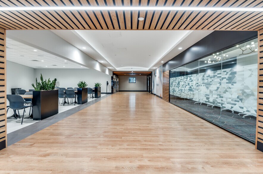 More Photos Of 600 E Las Colinas Blvd, Irving Office For Lease