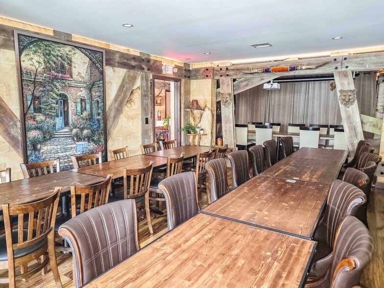 More Photos Of 228 S Oxford Ave, Los Angeles Restaurant For Sale