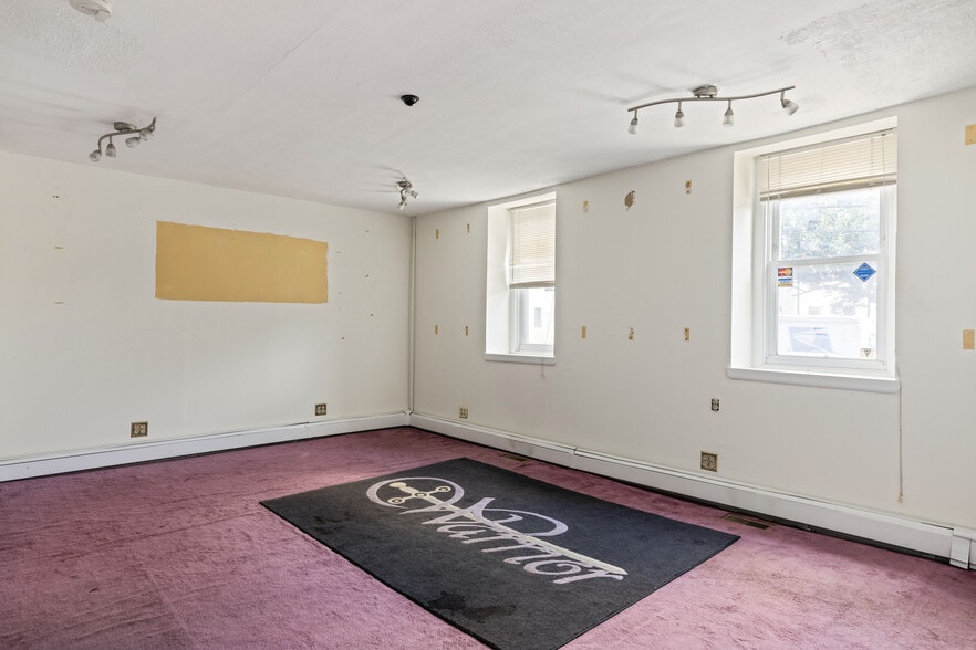 More Photos Of 7026 Ridge Ave, Philadelphia Storefront For Sale