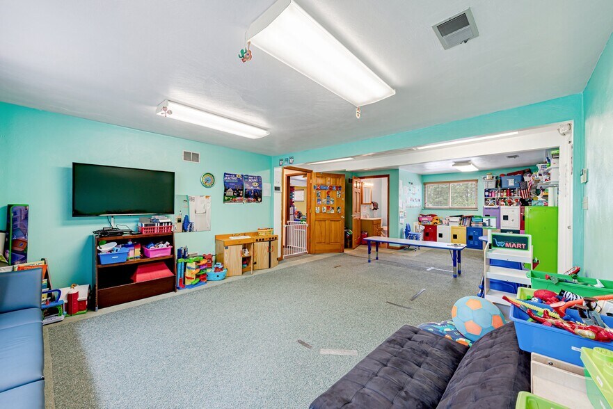 More Photos Of 2420 Greenock Buena Vista Rd, Mckeesport Daycare Center For Sale