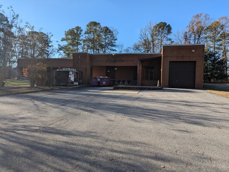 More Photos Of 34591 General Mahone Blvd, Ivor Office For Sale