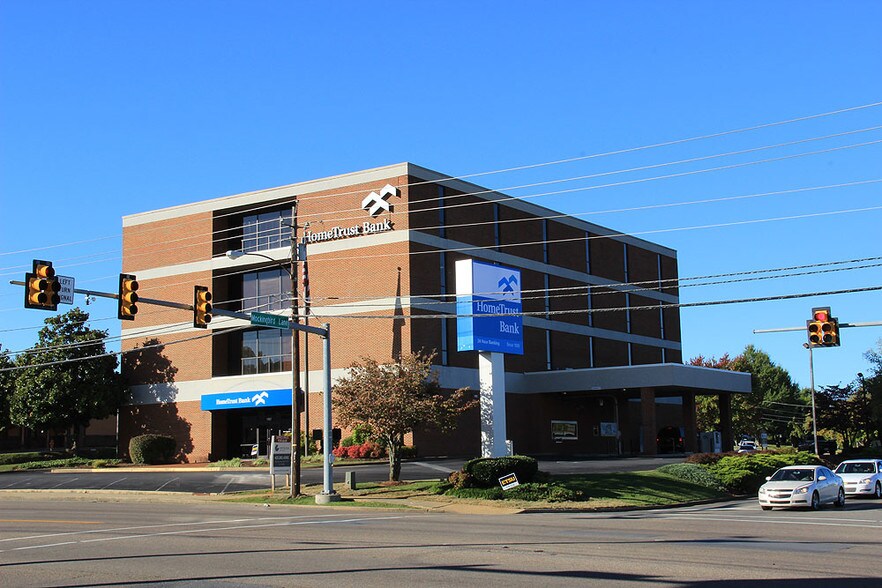 More Photos Of 1907 N Roan St, Johnson City Office For Lease