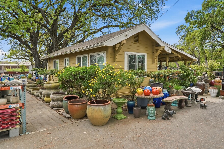More Photos Of 5930 Cherry Glen Rd, Vacaville Garden Center For Sale