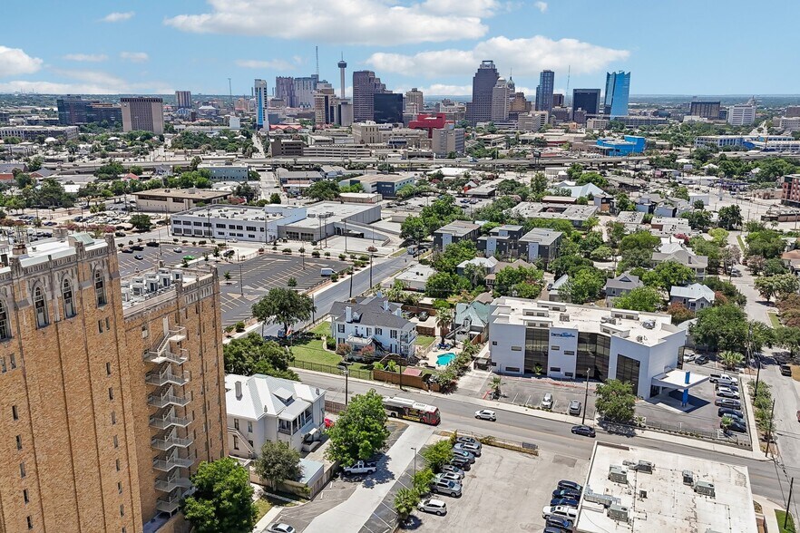 More Photos Of 421 Howard St, San Antonio Hospitality For Sale