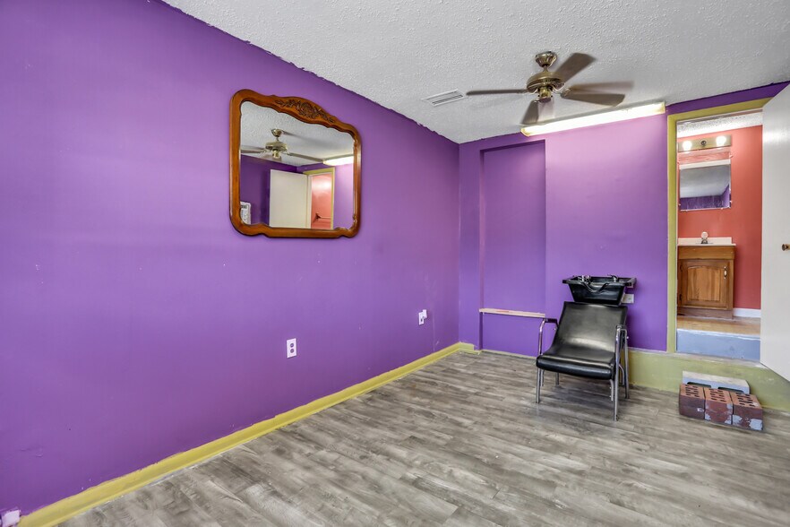 More Photos Of 6406 Merrill Rd, Jacksonville Office For Sale