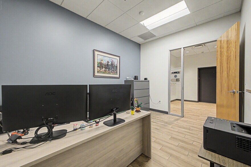 More Photos Of 230 N 48th Ave, Phoenix Manufacturing For Lease