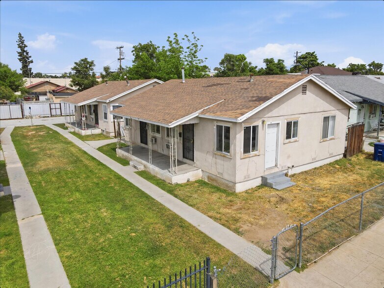 More Photos Of 2208 Lake St, Bakersfield Apartments For Sale