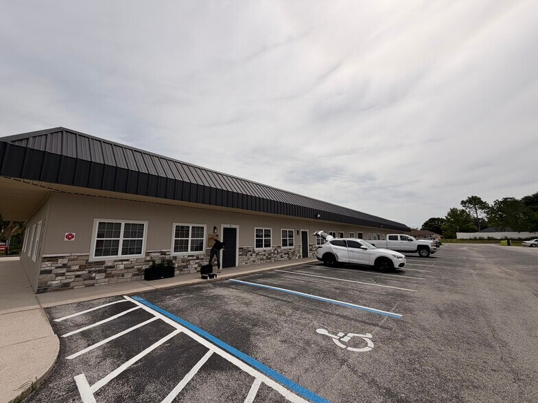 More Photos Of 904 Jan-Mar Ct, Clermont Flex For Lease