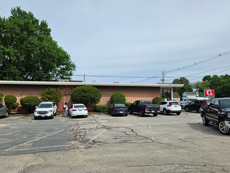 More Photos Of 371 West St, Keene General Retail For Sale